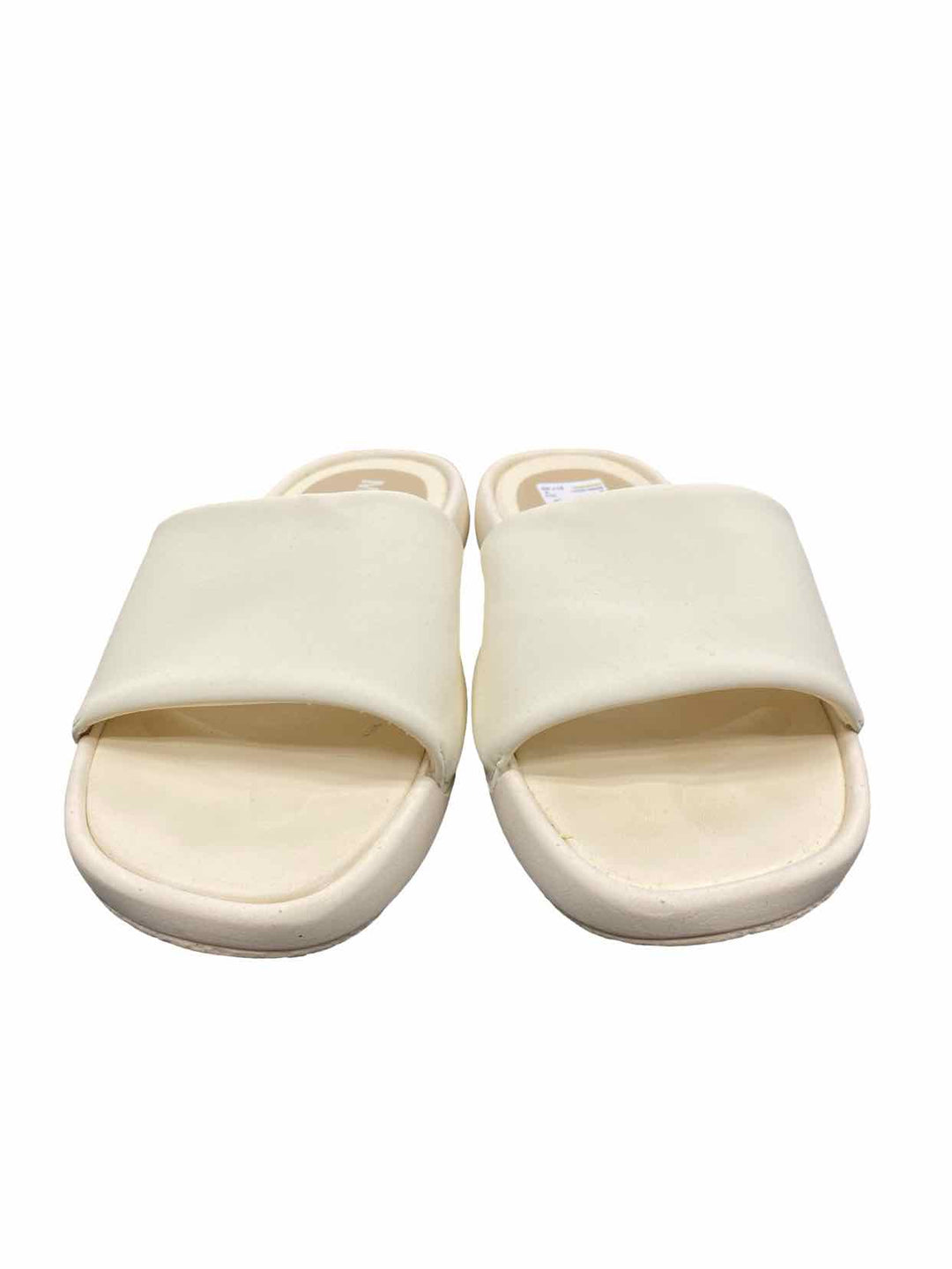 Mia Shoe Size 9 Cream Slide Sandals