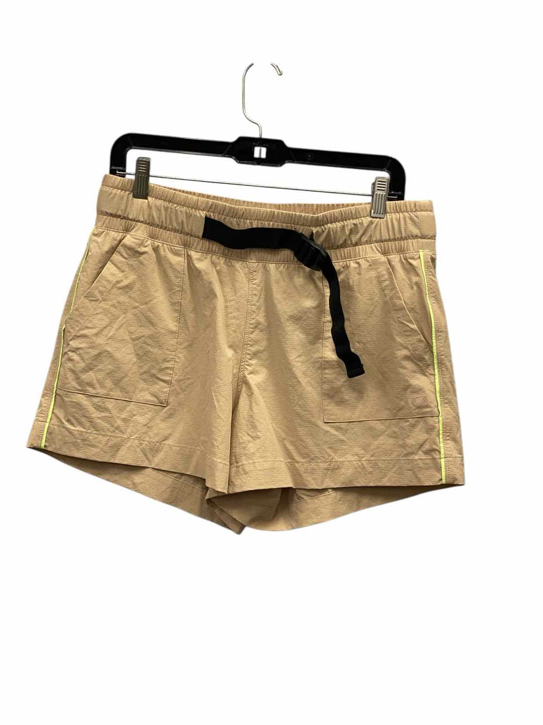 GapFit Size M Beige Shorts