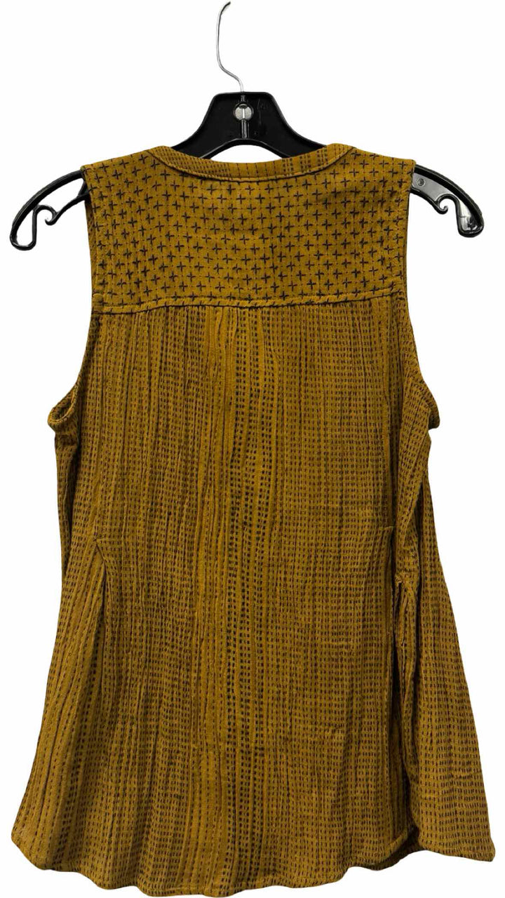 Akemi + Kin Size 2 Yellow Black Dashes Tank Top