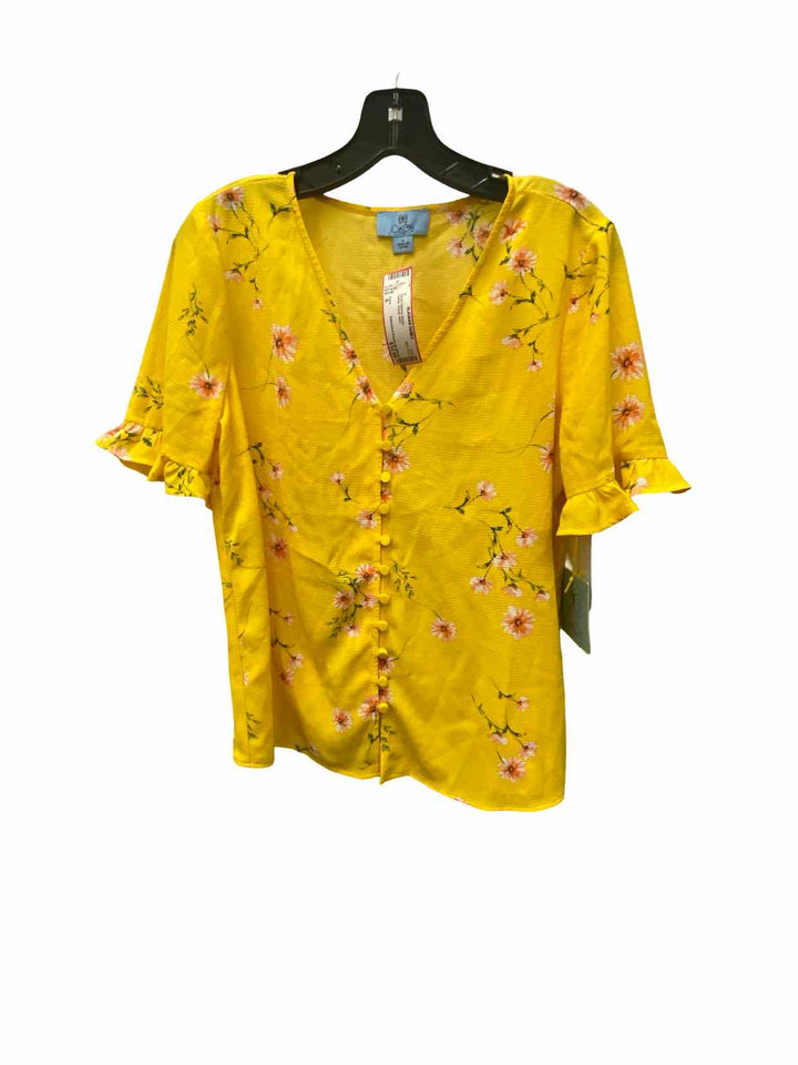 Cece Size S Yellow Floral Short Sleeve Shirts
