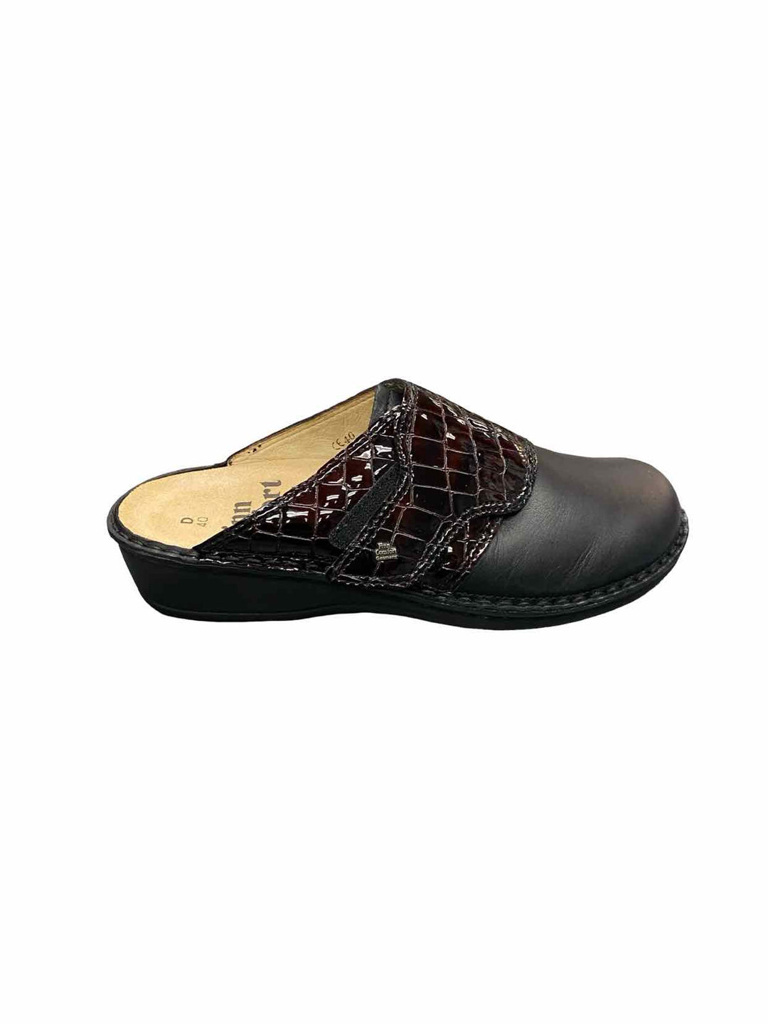Finn Comfort Shoe Size 40 Black Crocodile Embossed Aussee Clogs