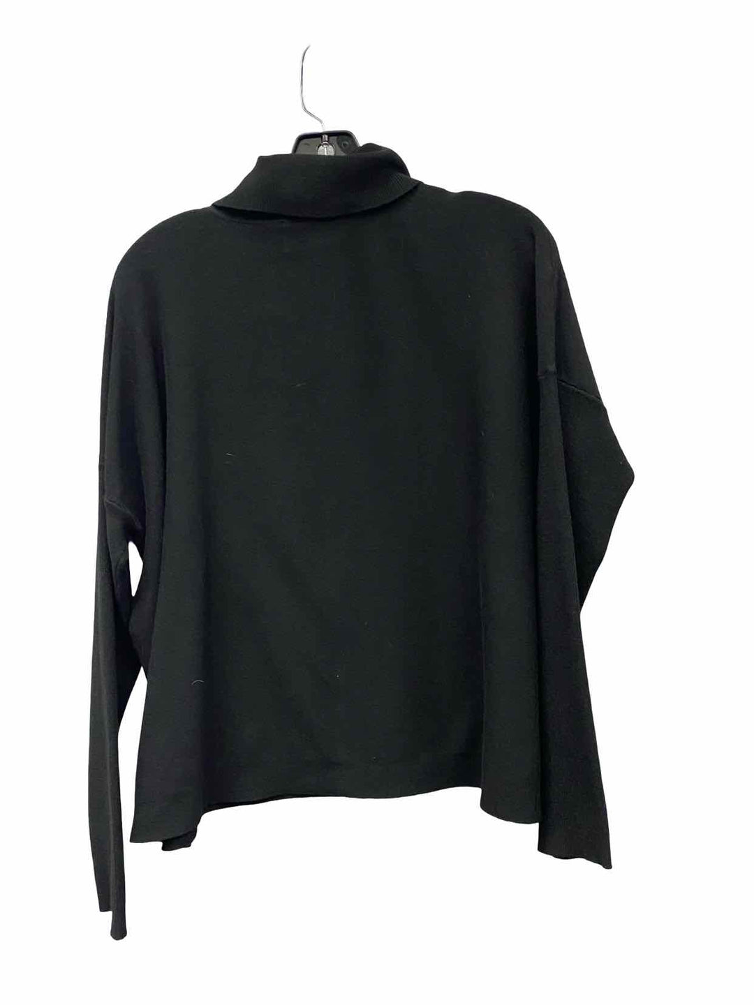 Peace Love World Size M Black Sweater