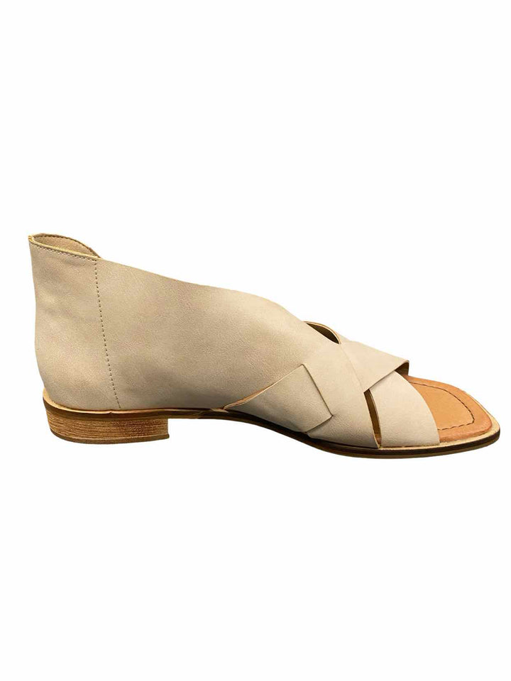 Beast Fashion Shoe Size 10 Tan Sandals
