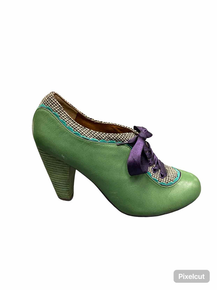Poetic Licence Shoe Size 9 Green Leather Heels