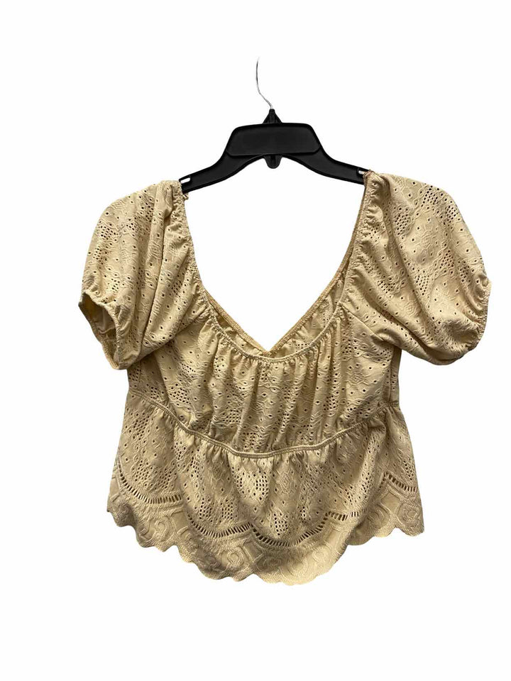 Urban Romantics Size M Tan Lace Short Sleeve Shirts