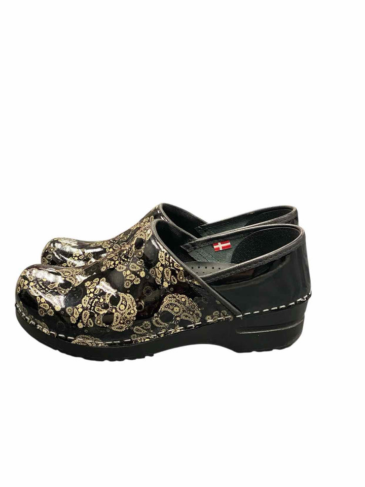 Sanita Shoe Size 39 Black Skulls Loafers