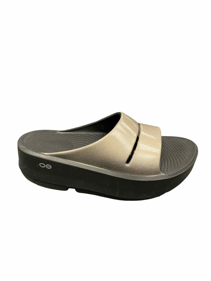 Oofos Shoe Size 8 Gray OOmega OOahh Luxe Platfrom Slide Sandals
