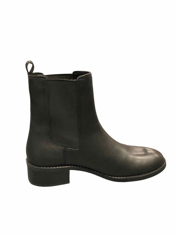 Steve Madden Shoe Size 10 Black Leather Boots(Ankle)