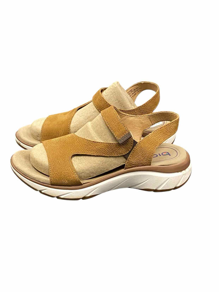 Bionica Shoe Size 9 Brown Sandals