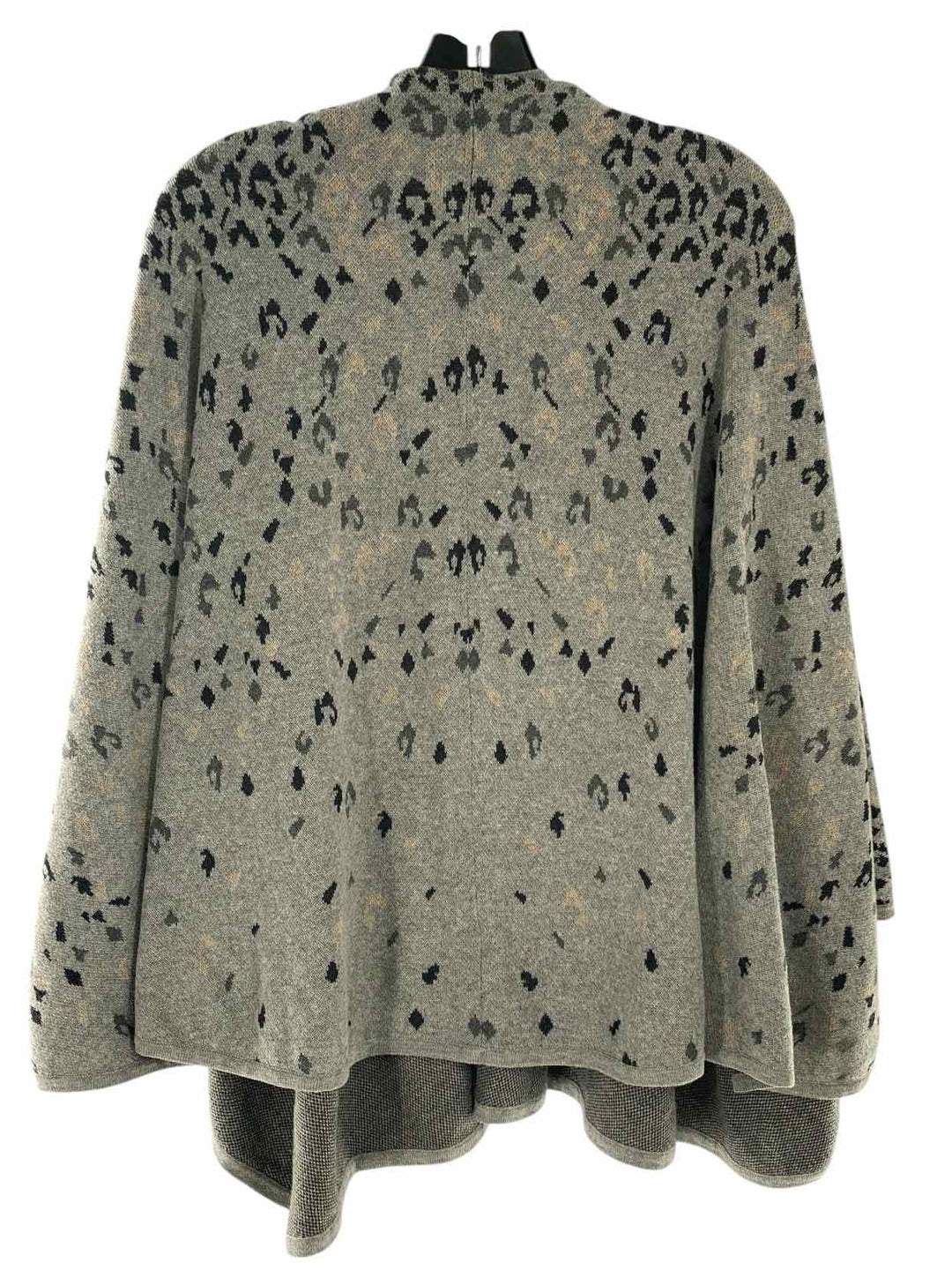 Cabi Size OS Gray Animal Print Sweater