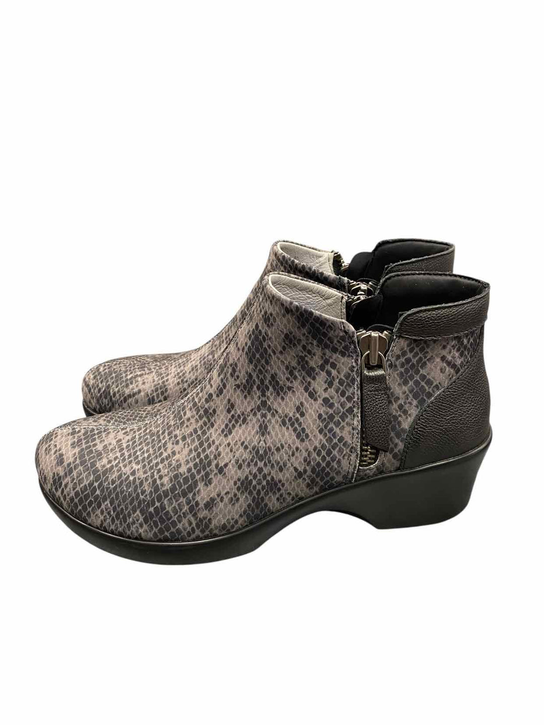 Alegria Shoe Size 40 Black Grey Snakeskin Pattern Sloan Snake Boot Boots(Ankle)