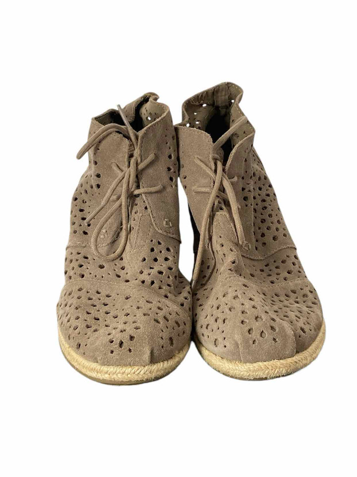 Toms Shoe Size 10 Taupe Boots(Ankle)