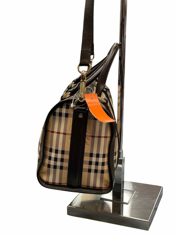 Burberry Includes Authentication Certificate Purse