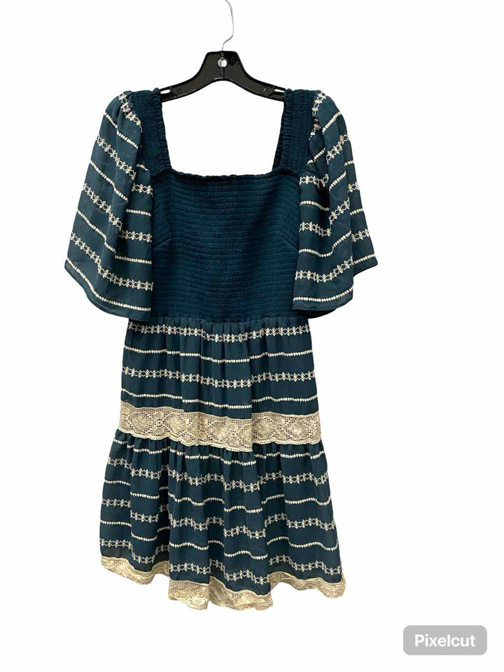 Eliza J Size 6 Green Cream Dress