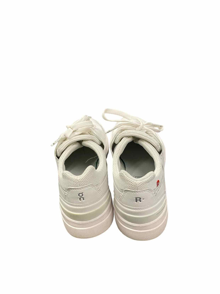 On Cloud Shoe Size 8 White The Roger Sneakers