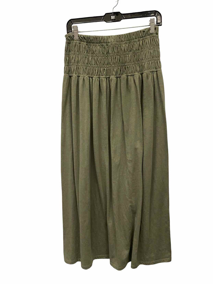 Universal Thread Size M Green Skirt