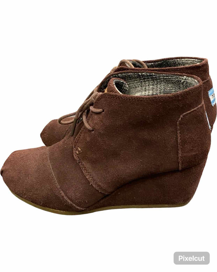 Toms Shoe Size 8 Brown Suede Boots(Ankle)