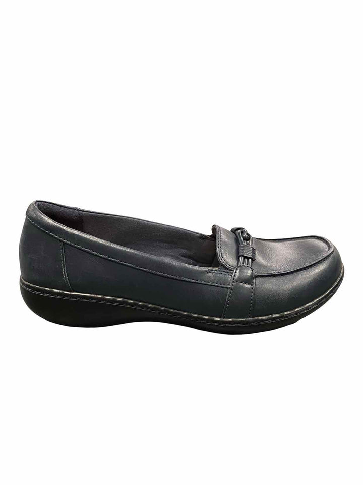 Clarks Shoe Size 8 Navy Loafers