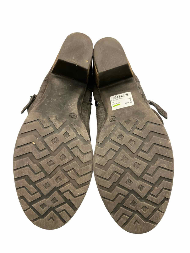 Taos Shoe Size 38 Grey Suede Shaka 2 Boots(Ankle)