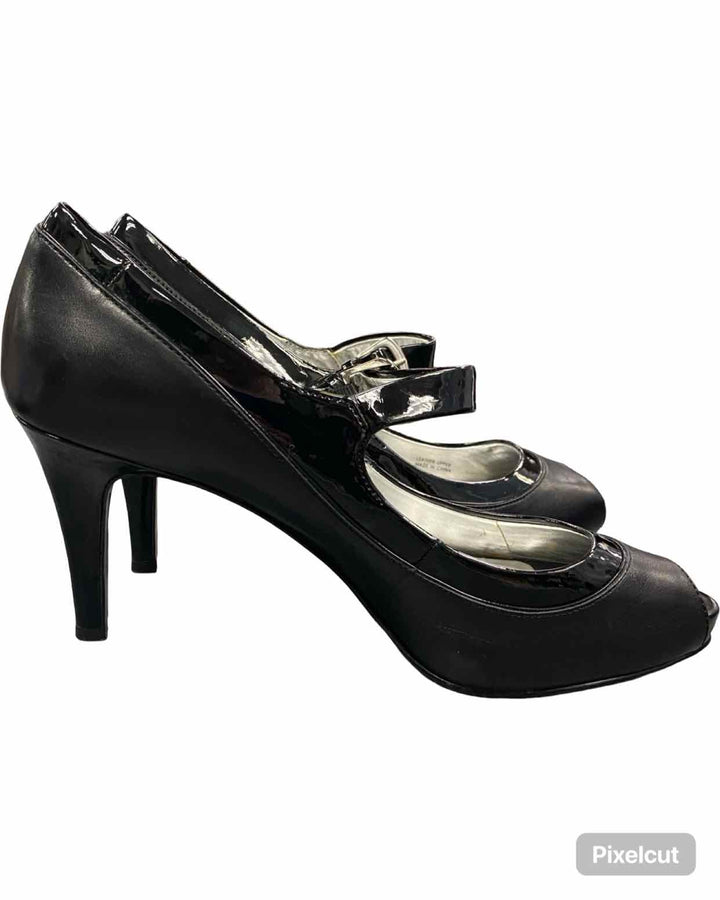 Tahari Shoe Size 8 Black Heels