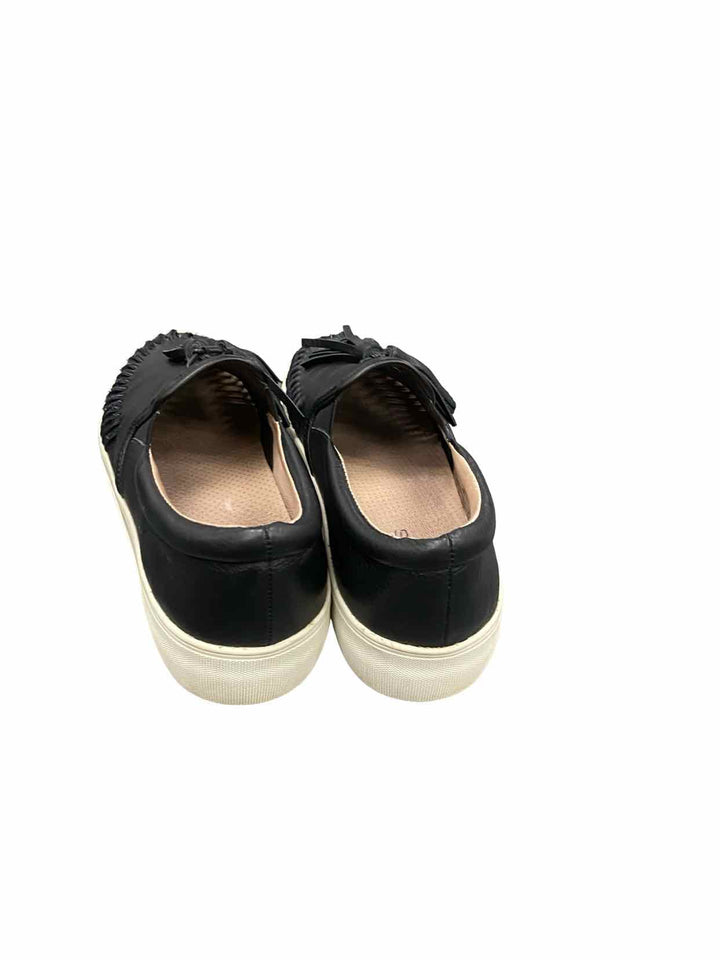 J/Slides Shoe Size 7 Black White Leather Sneakers