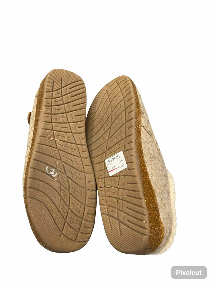 Earth Originals Shoe Size 7.5 Beige Fleece Lined Clogs