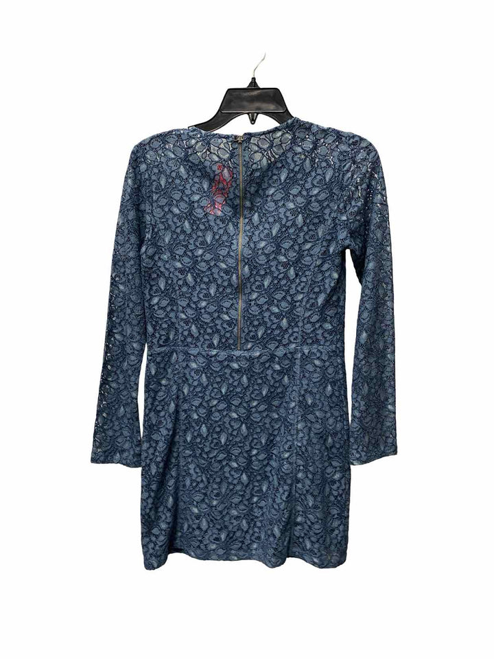 Talula Size 2 Blue Lace Dress