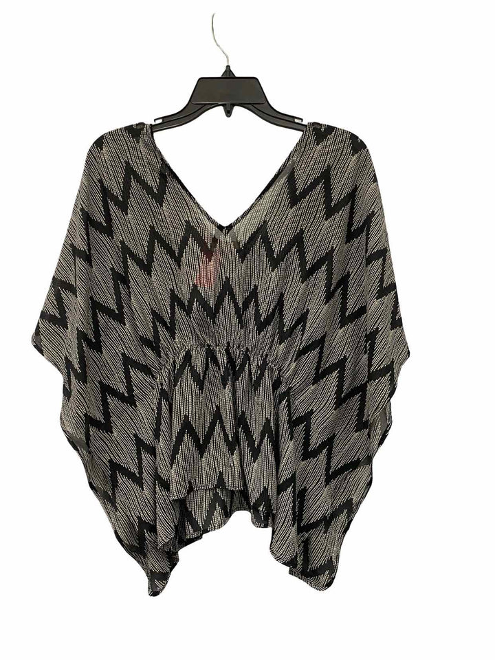 YA Los Angeles Size M Black Short Sleeve Shirts