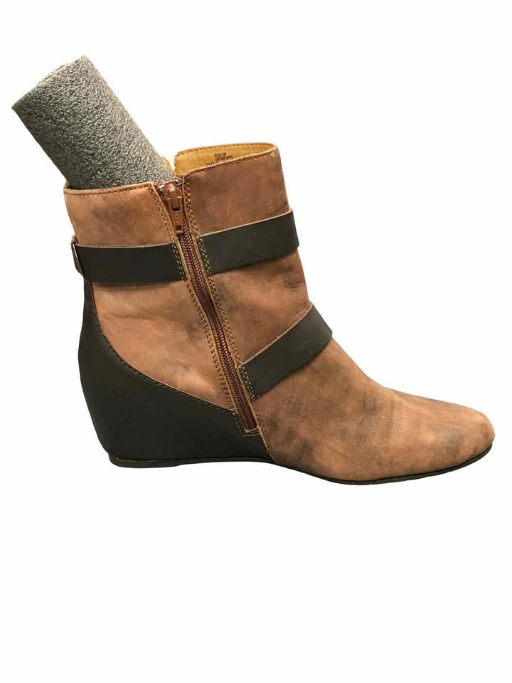 Comfortiva Shoe Size 11 Brown Leather Ramika Boots(Ankle)