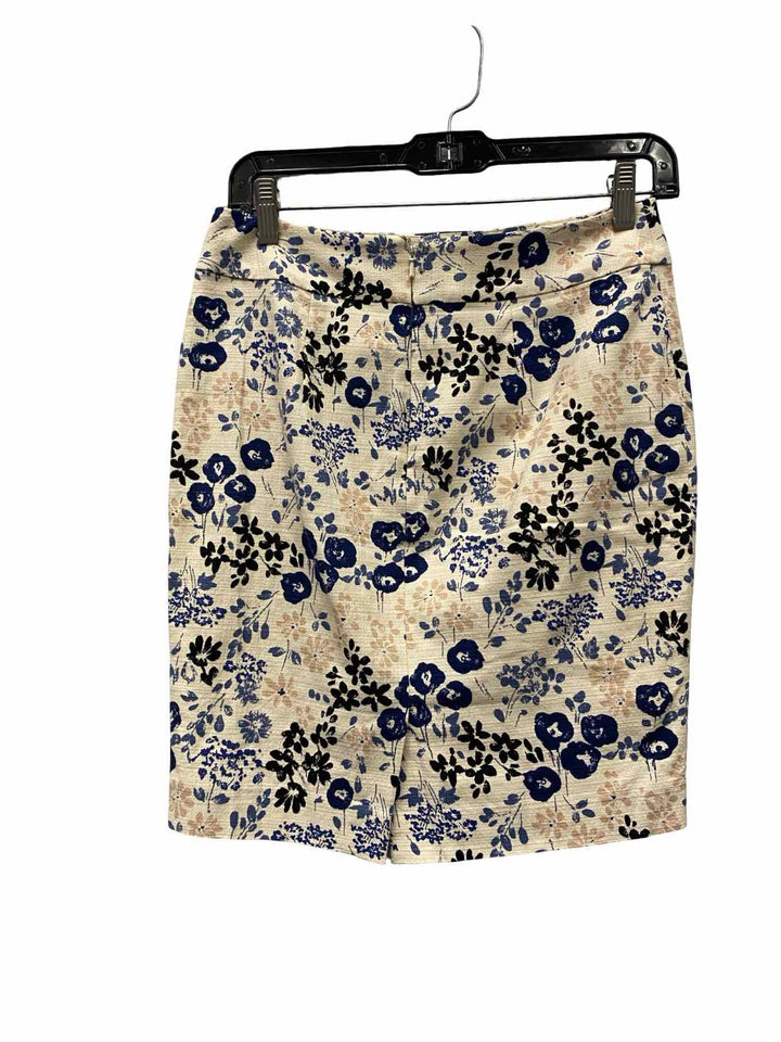Ann Taylor Size 2P Cream Floral Skirt