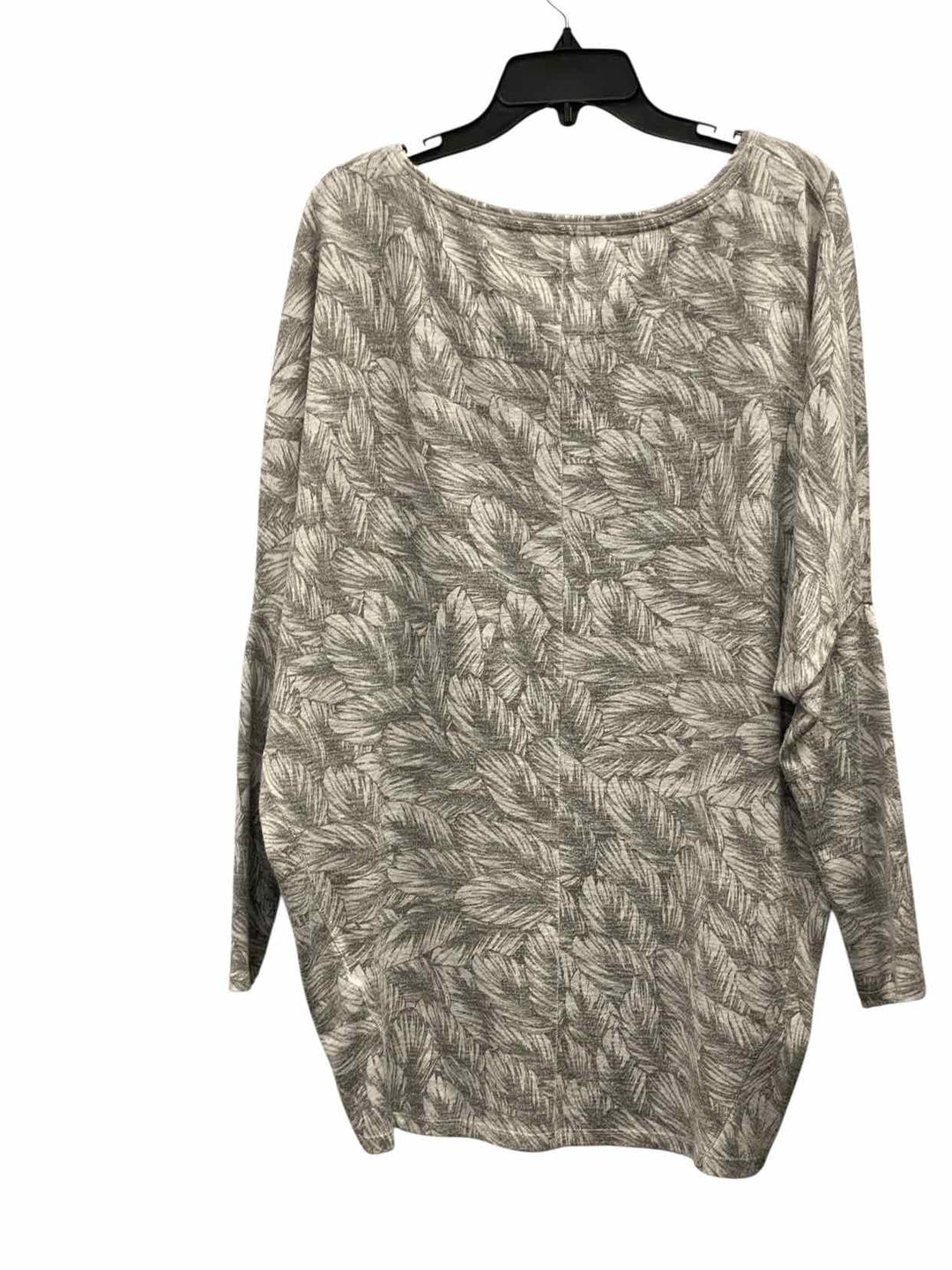 WHBM Size M Grey Print Long Sleeve Shirts