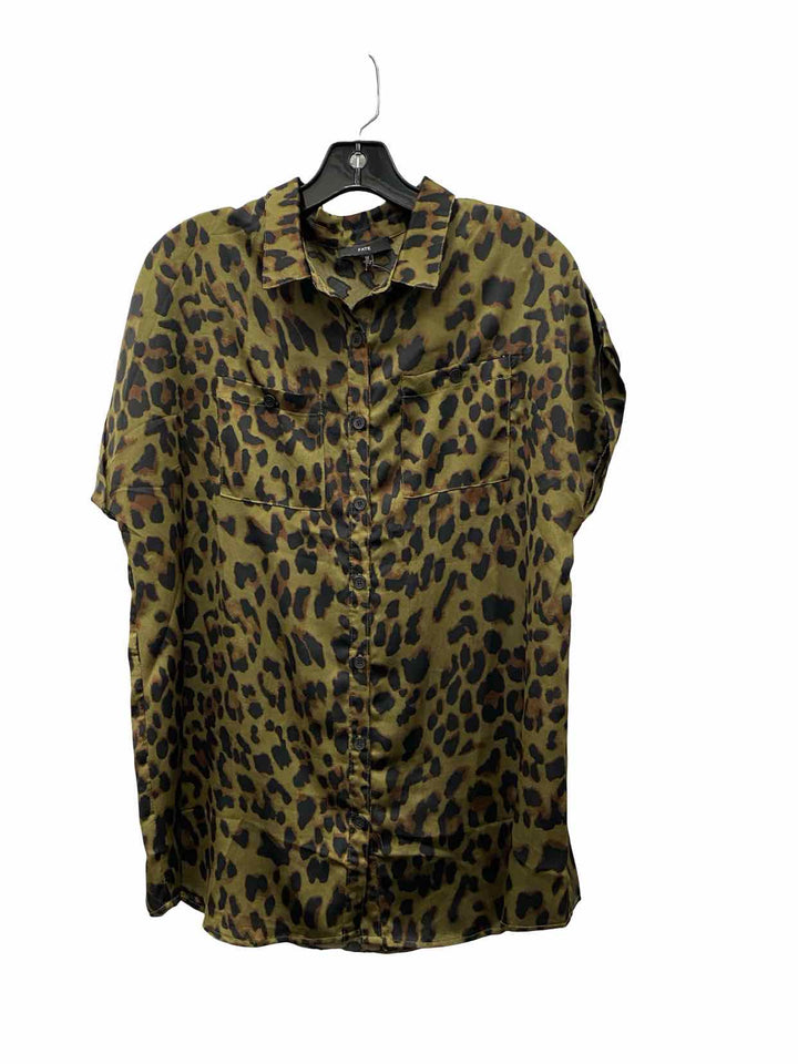 Fate Size M Green Black Leopard Print Short Sleeve Shirts