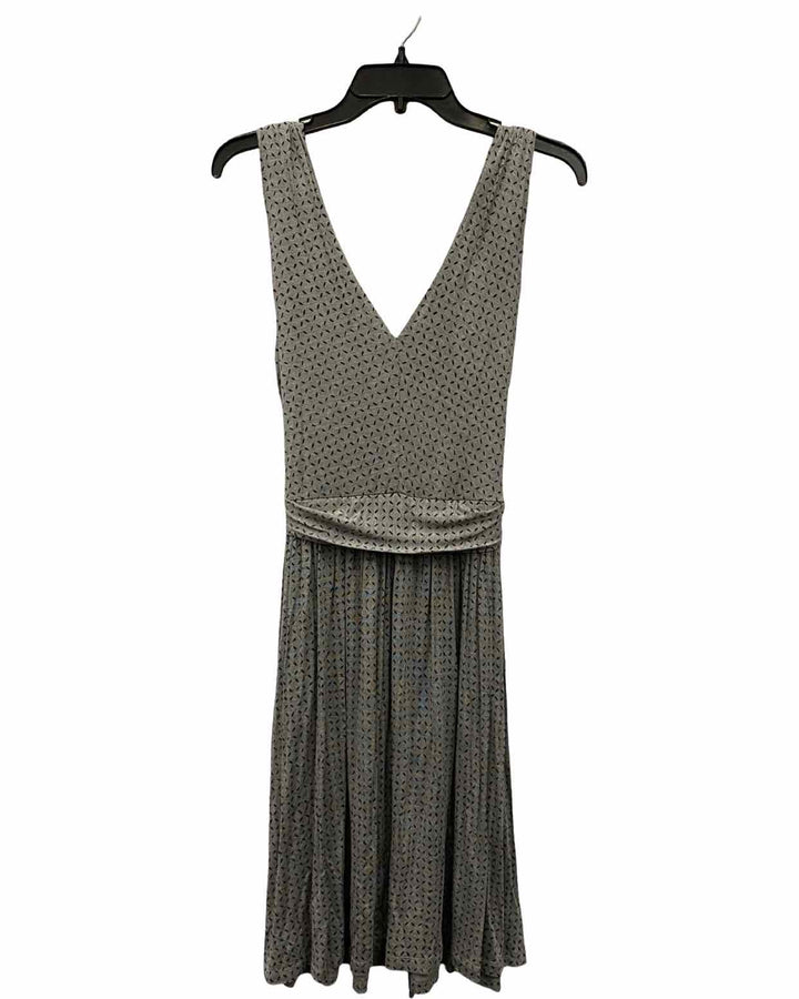 Loft Size M Grey Black Dress