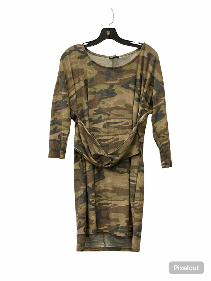 Venus Size M Green Brown camo print Dress