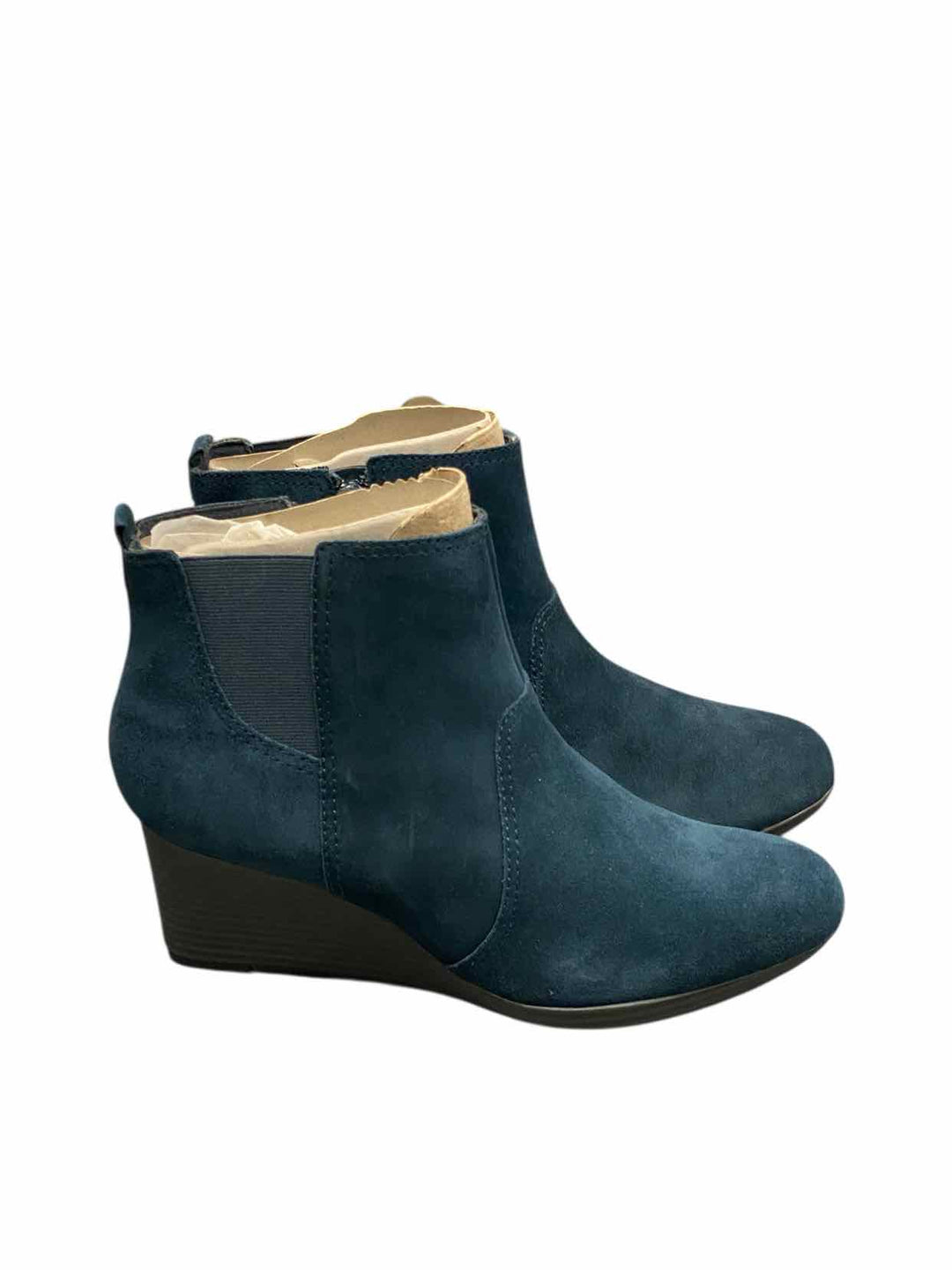 Clarks Shoe Size 9 Crystal Quartz Suede NWOT Wedge Heel Boots(Ankle)