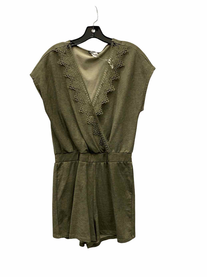 Venus Size M Green Dress