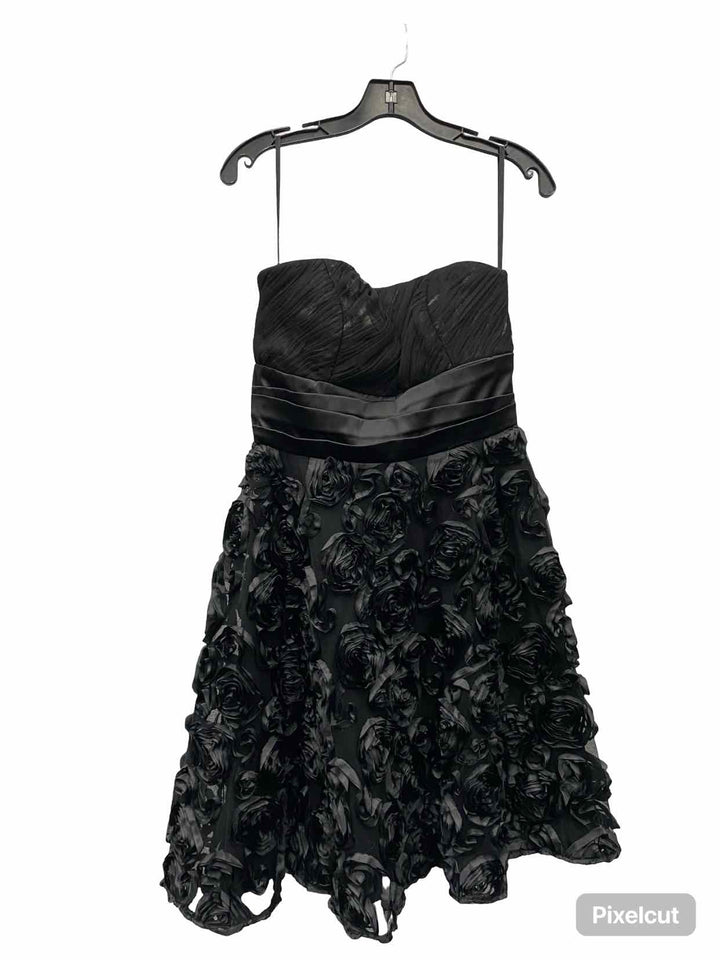 White House Black Market Size S/M Black Formal Dress (Short)