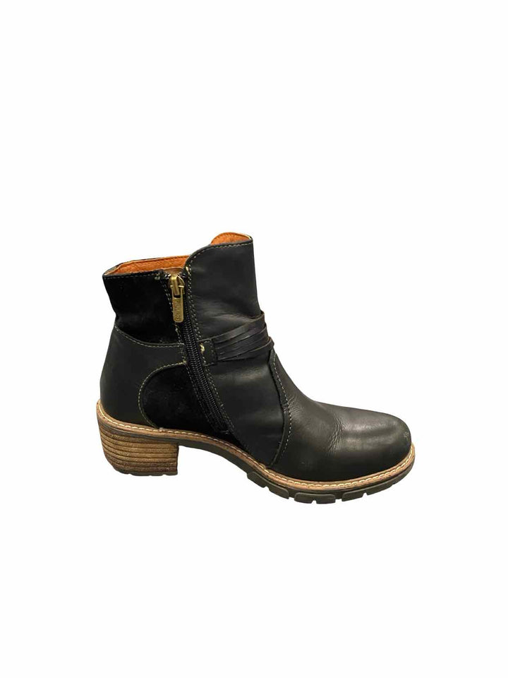 Pikolinos Shoe Size 37 Black Leather Boots(Ankle)