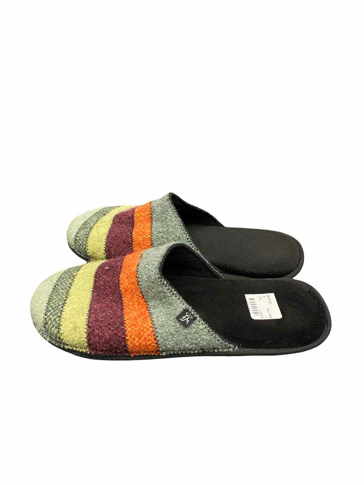 Unknown Shoe Size 7 Green multi color Slippers