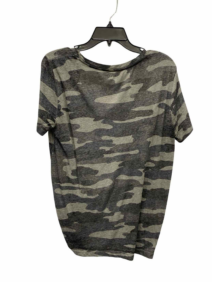 Lucky Brand Size L Grey Green camo print T-shirt