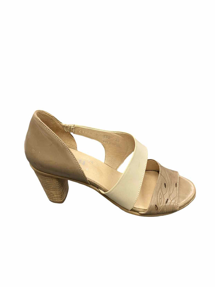 Fidji Shoe Size 40 Tan Sandals