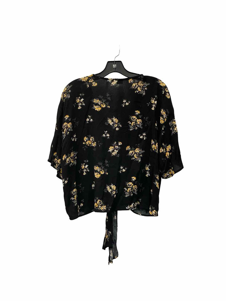 Luq Size S Black Yellow Floral Short Sleeve Shirts