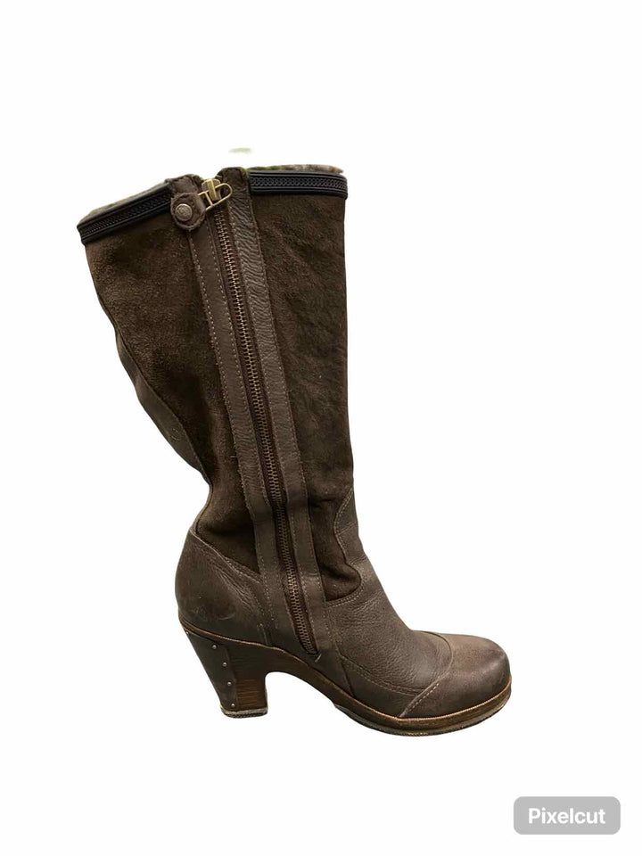 Timberland Shoe Size 10 Brown Leather VINTAGE Boots(knee)