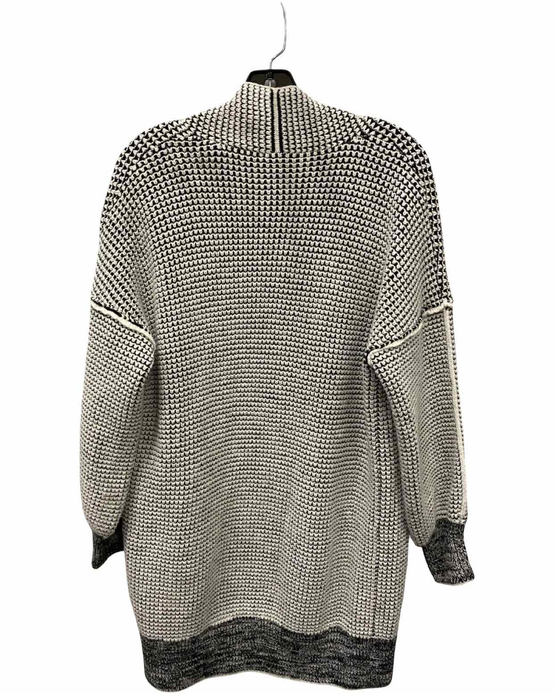 Unknown Brand Size M White Black Sweater