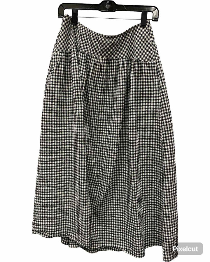 Uniqlo Size L White Black Checkered Skirt