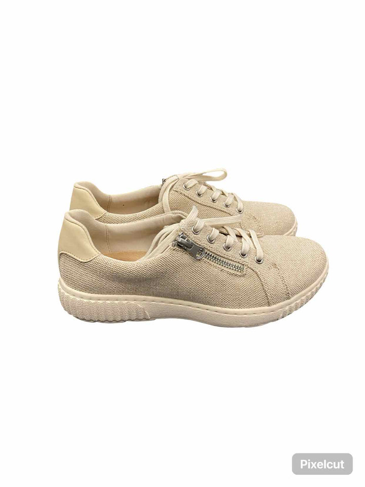 Clarks Shoe Size 8 Beige Caroline Echo NWOT Sneakers