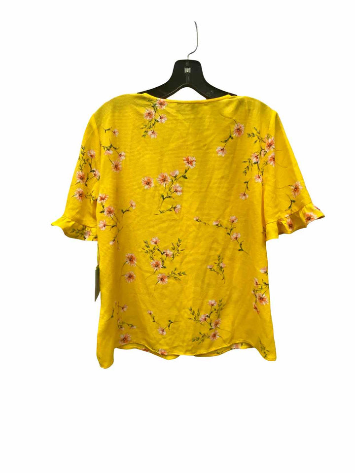 Cece Size S Yellow Floral Short Sleeve Shirts