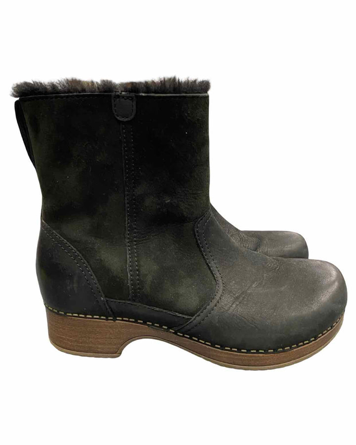 Dansko Shoe Size 38 Black Leather Bettie Shearling Lined Clog Boots(Ankle)
