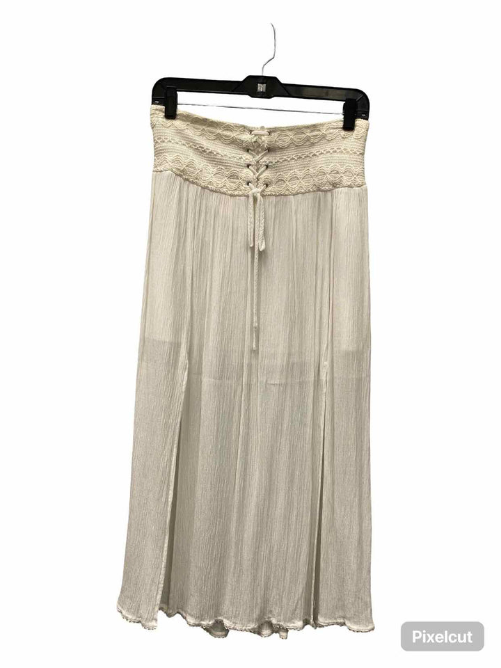 American Rag Size M Cream Skirt