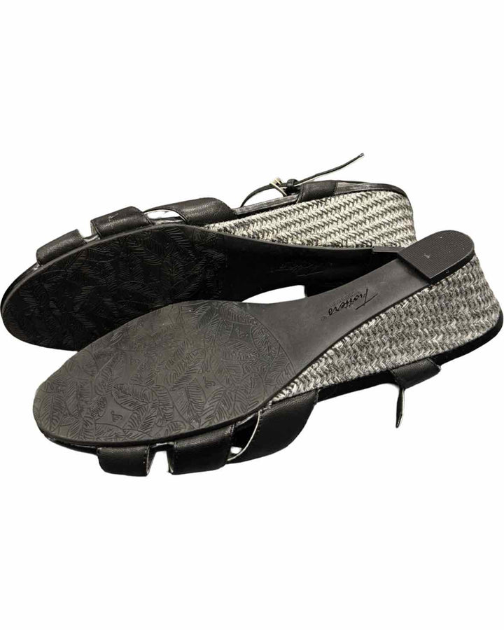 Trotters Shoe Size 8 Black Strappy Wedge Sandals
